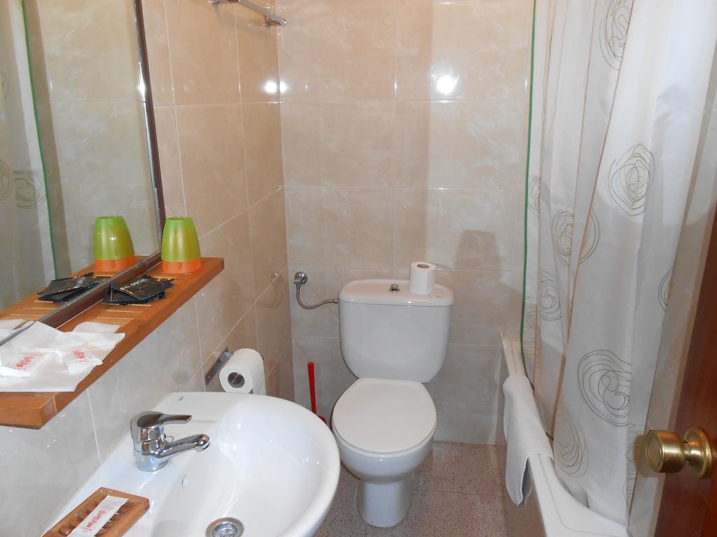 Hostal Restaurante El Abuelo Trobajo Del Camino Bilik gambar