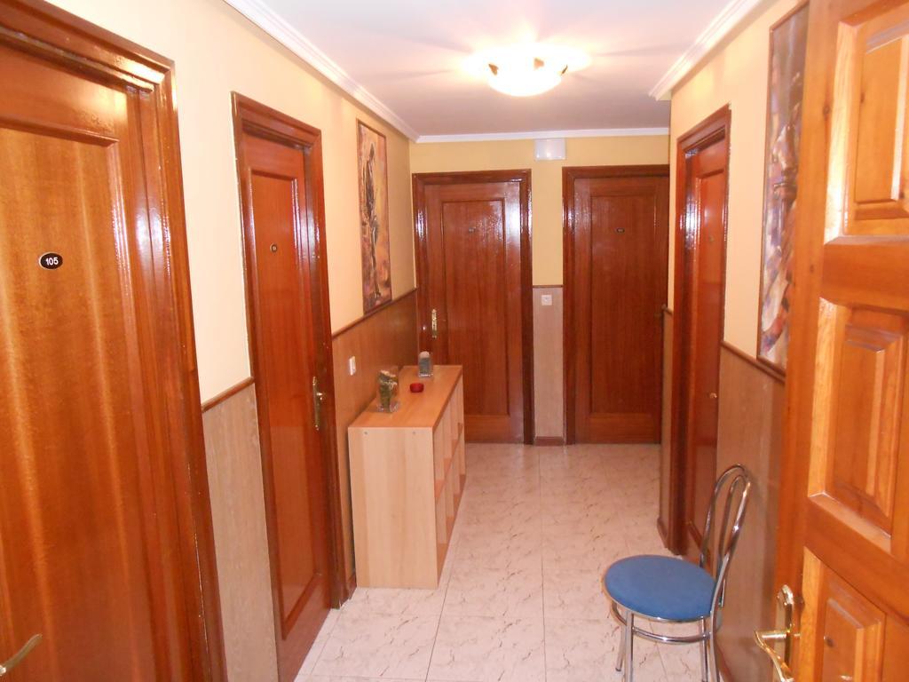 Hostal Restaurante El Abuelo Trobajo Del Camino Luaran gambar