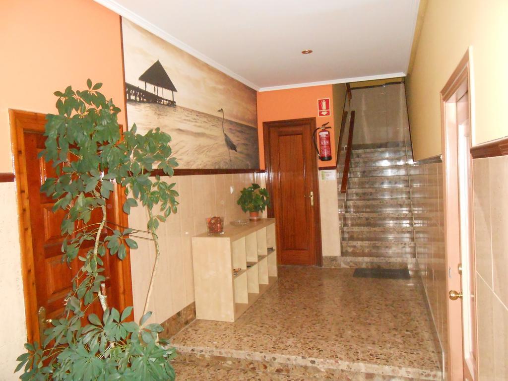 Hostal Restaurante El Abuelo Trobajo Del Camino Luaran gambar