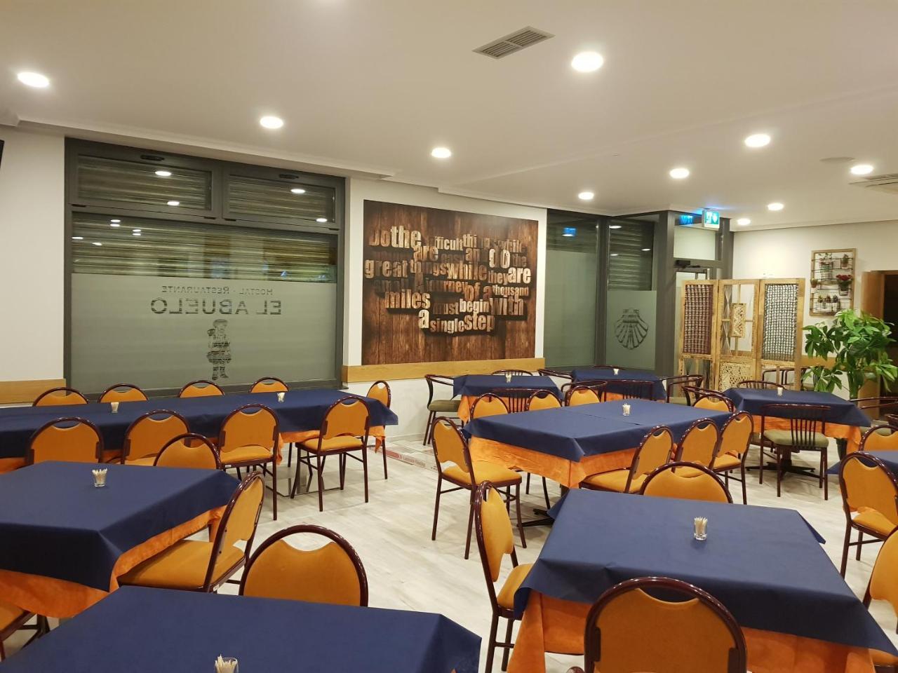 Hostal Restaurante El Abuelo Trobajo Del Camino Luaran gambar
